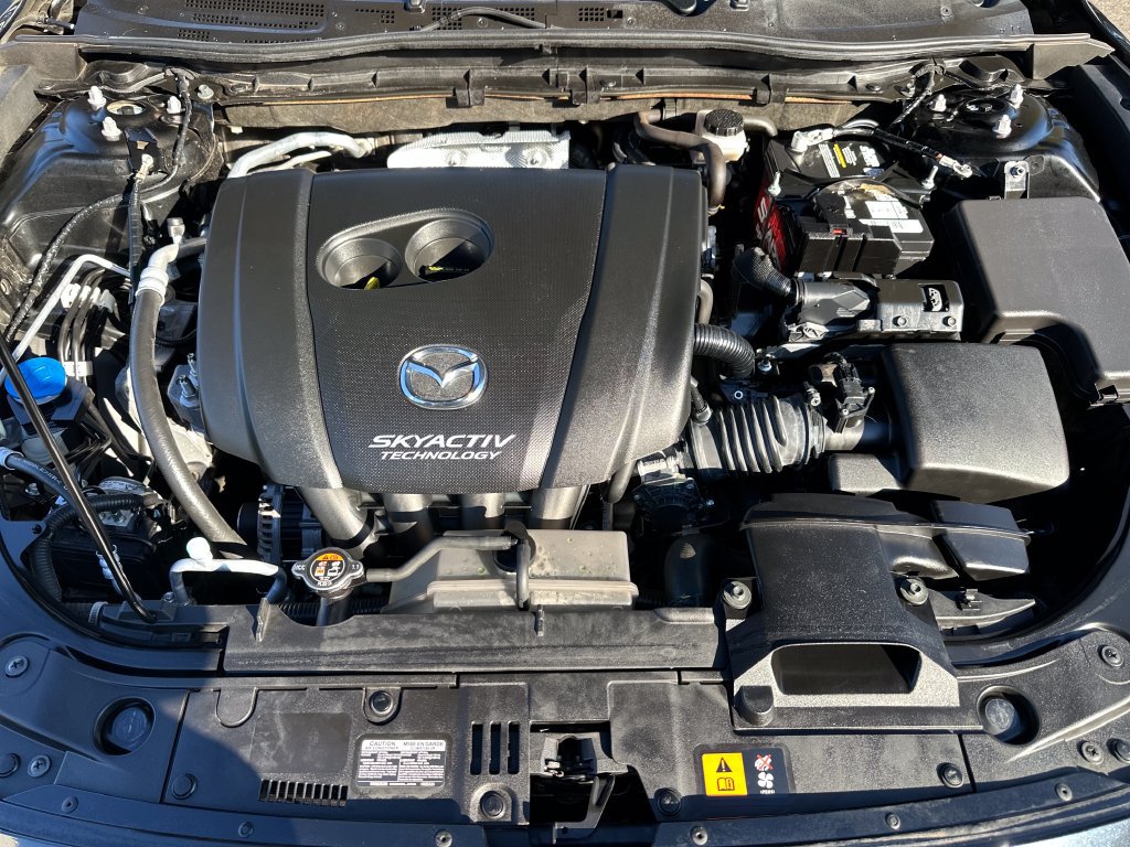 Used 2014 MAZDA MAZDA3 i Touring w/ Moonroof Package 1 FWD image 10