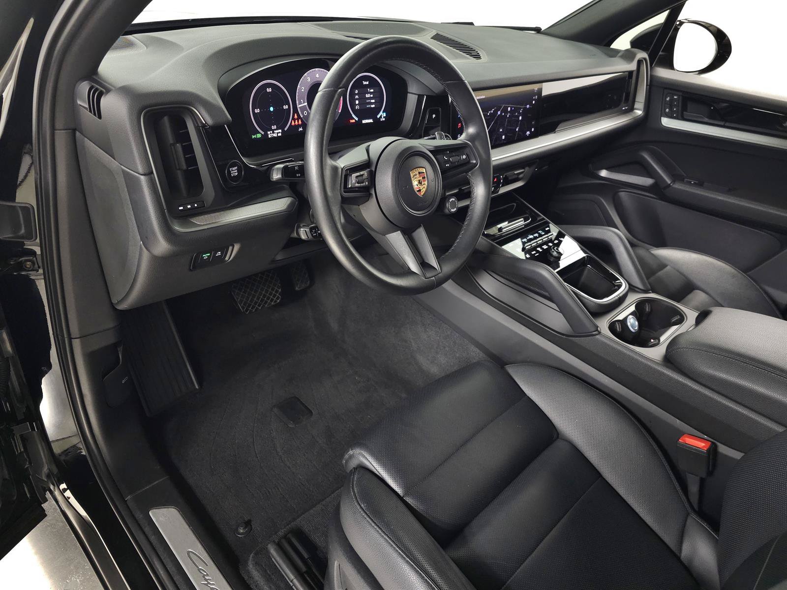 Used 2024 Porsche Cayenne AWD/4WD image 15