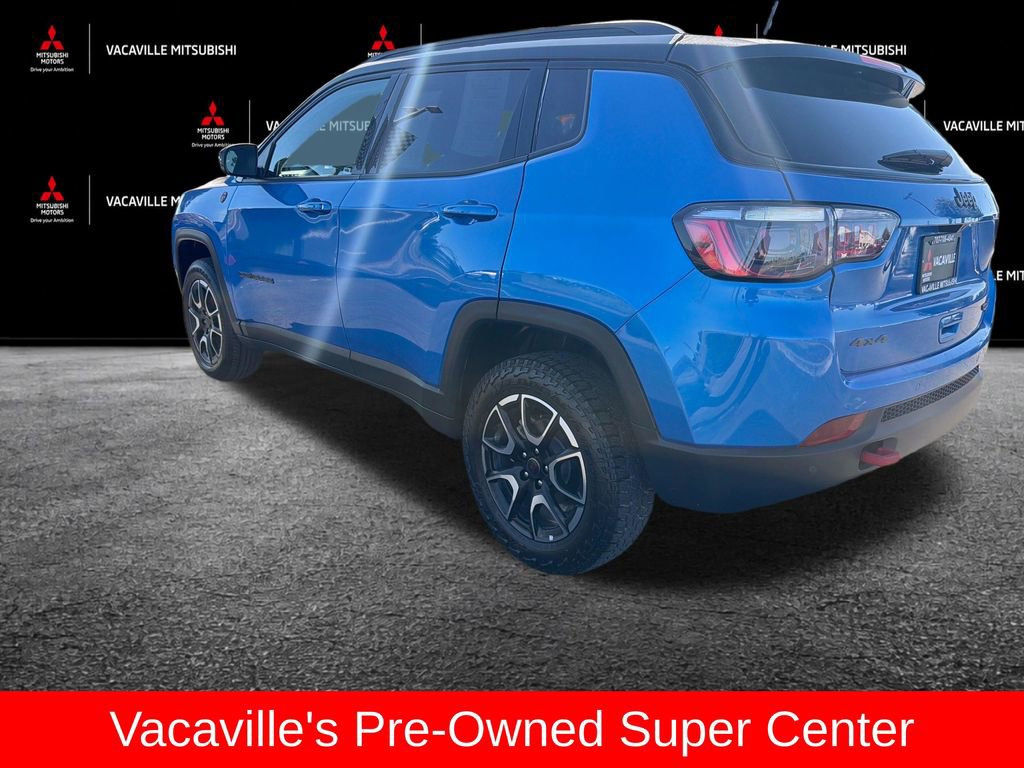 Used 2025 Jeep Compass Trailhawk AWD/4WD image 4