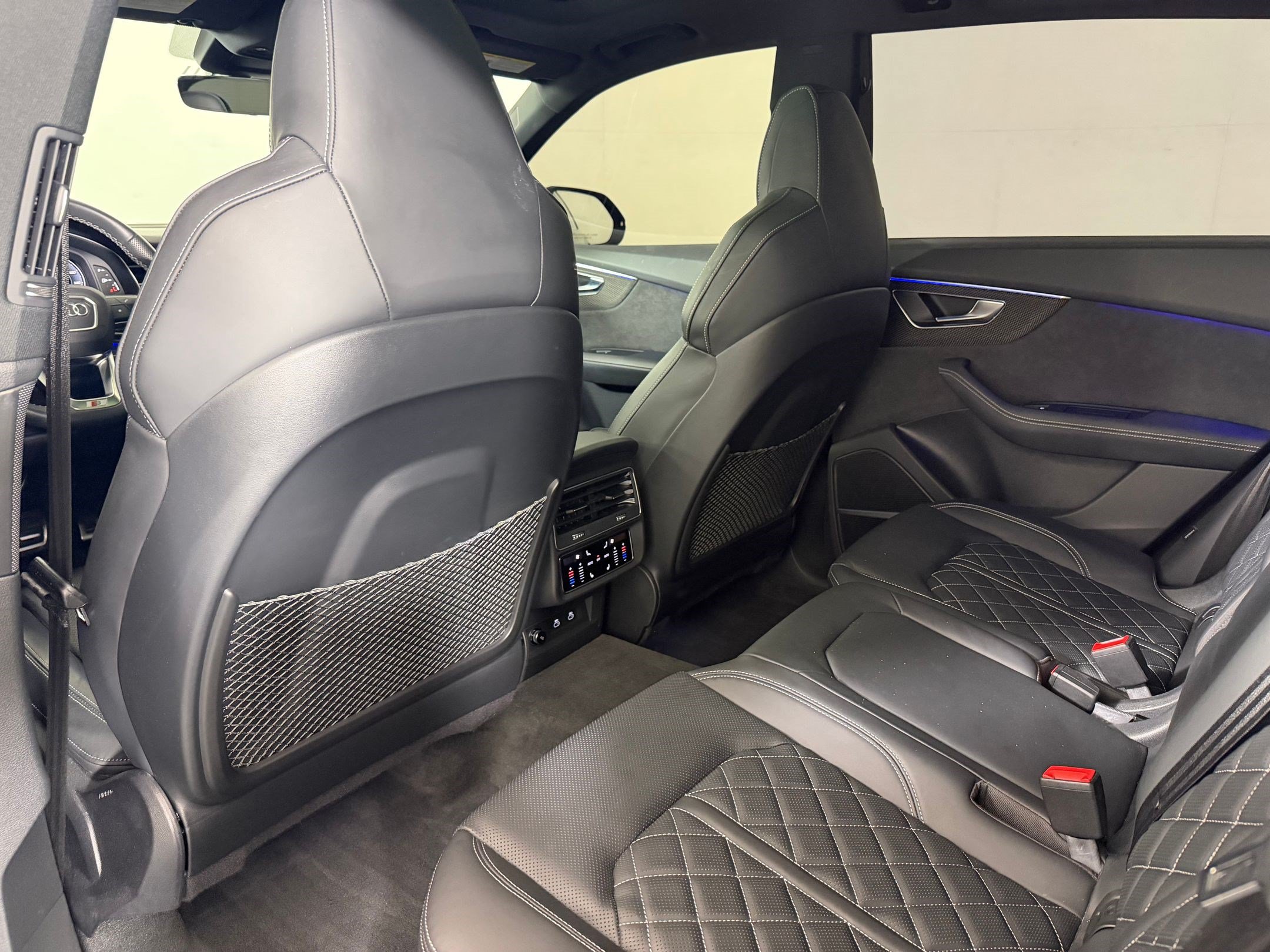 Used 2022 Audi SQ8 Prestige AWD/4WD image 26