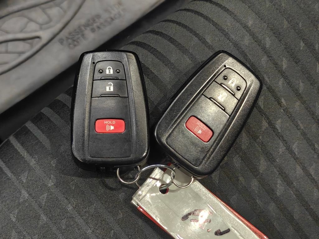 Used 2016 Toyota Prius Three image 10