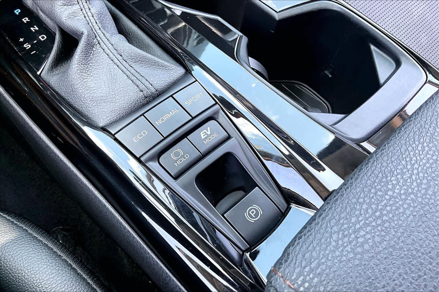 Certified 2026 Toyota Camry XLE FWD image 32