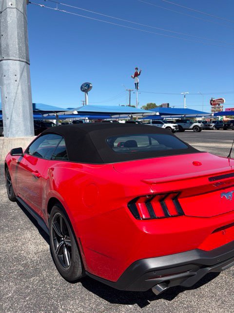 Used 2025 Ford Mustang Premium RWD image 7