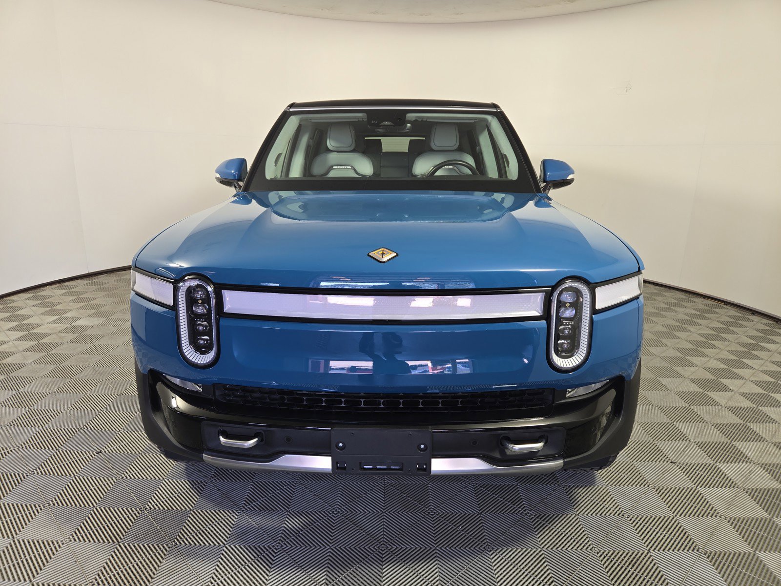 Used 2023 Rivian R1S Adventure AWD/4WD image 8