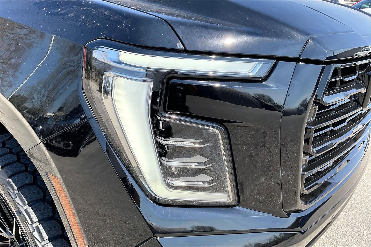 New 2026 GMC Yukon XL AT4 w/ AT4 Premium Package AWD/4WD image 19