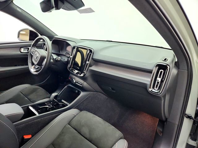 Certified 2022 Volvo XC40 P8 Recharge Plus image 15