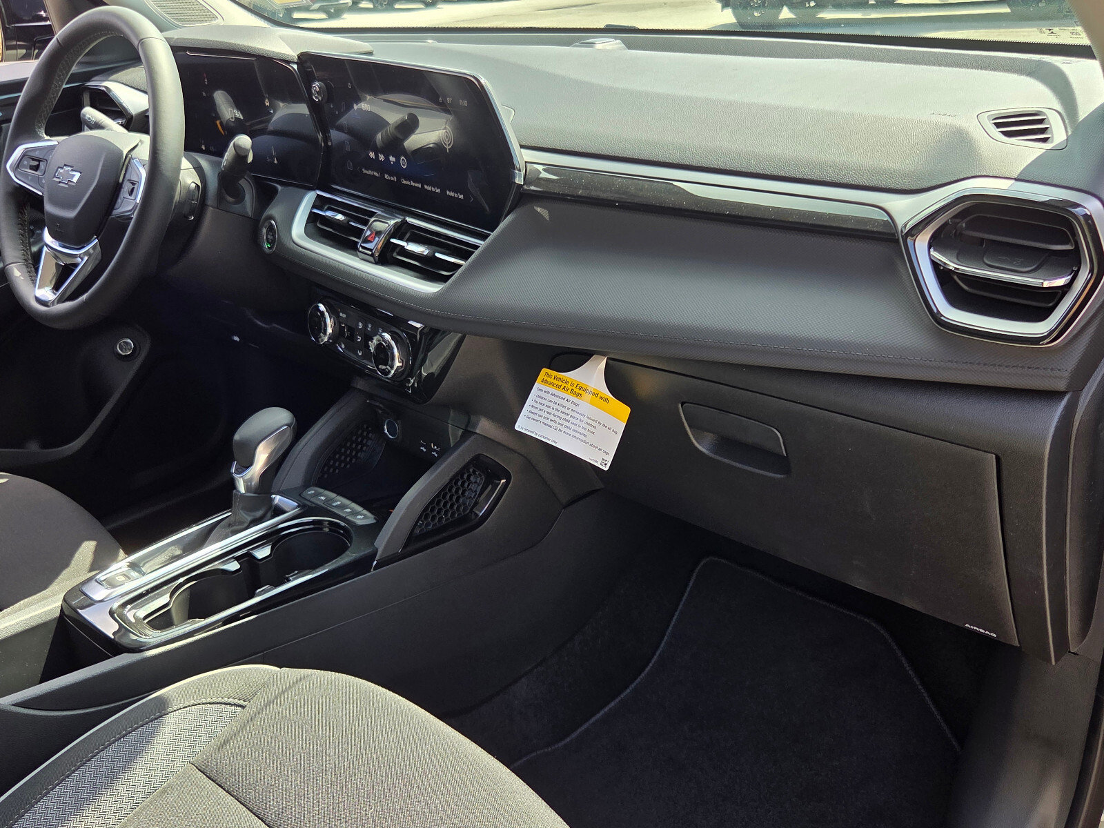 New 2026 Chevrolet TrailBlazer LT w/ Convenience Package FWD image 17