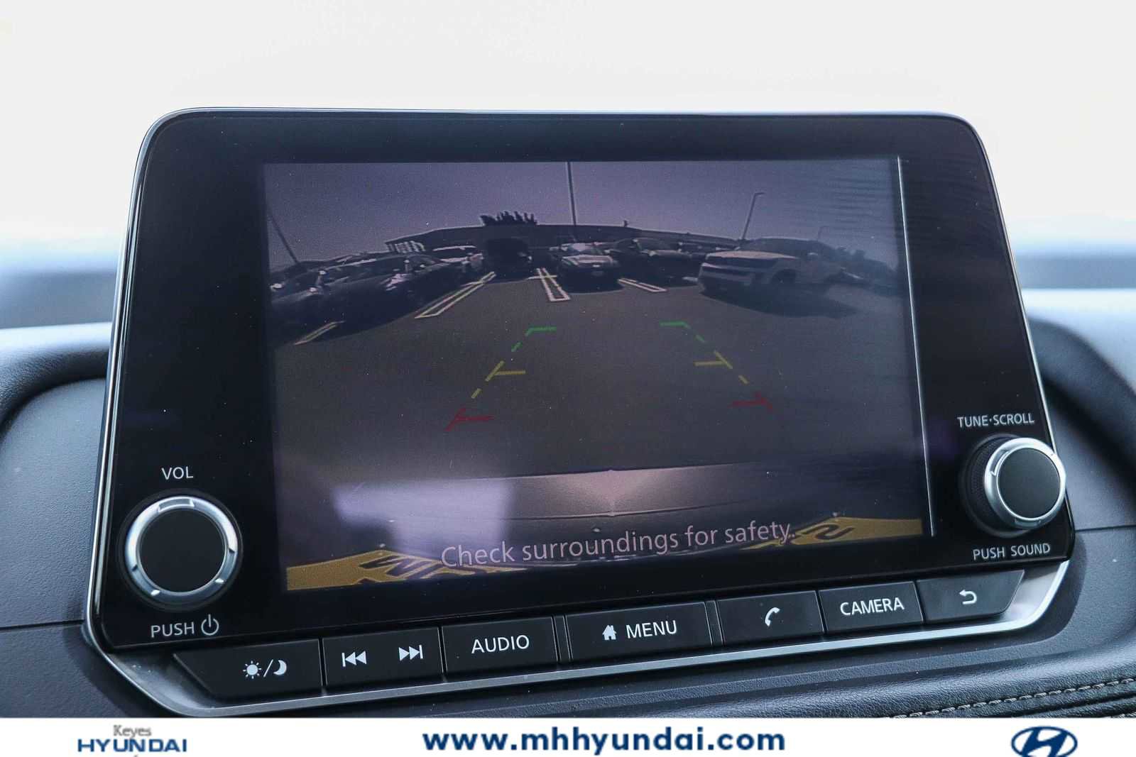 Used 2024 Nissan Rogue S AWD/4WD image 20