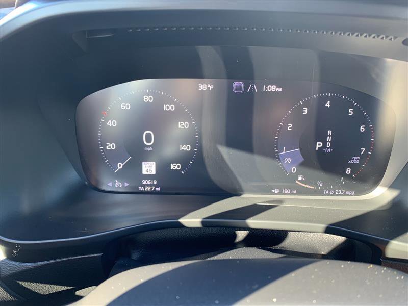 Used 2019 Volvo XC40 T5 Momentum image 19