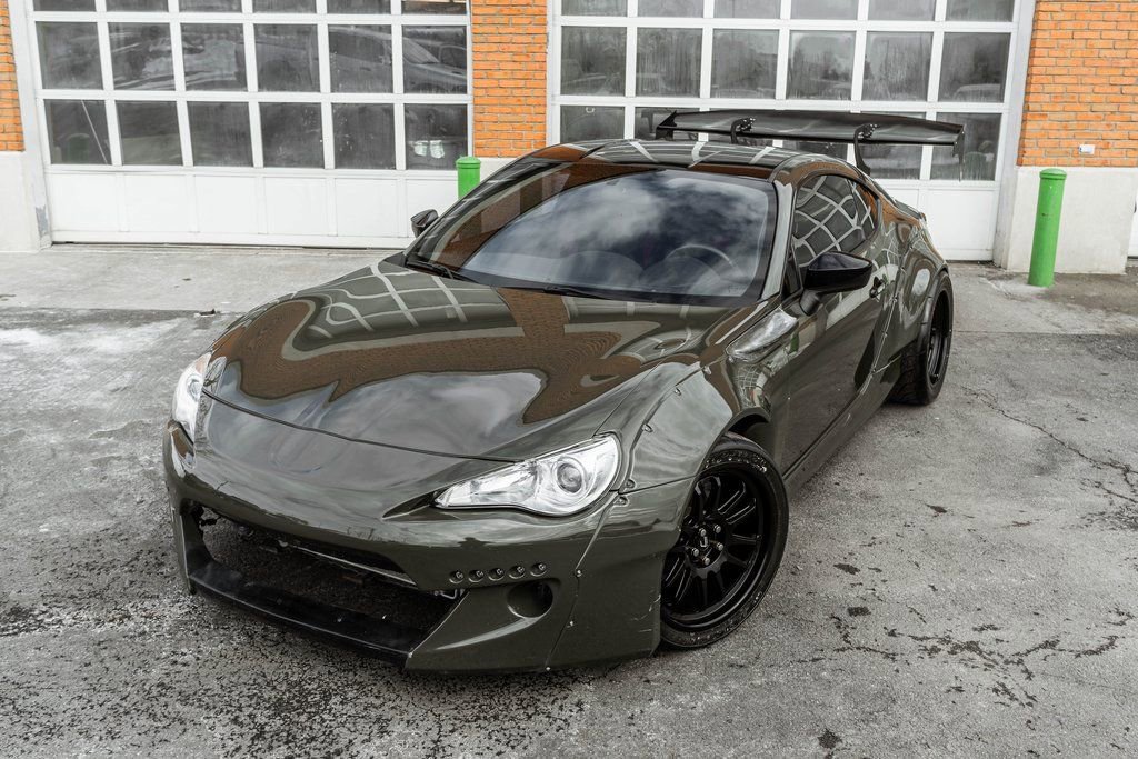 Used 2014 Scion FR-S RWD image 2