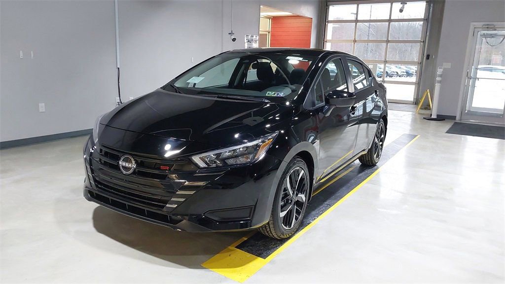 Used 2025 Nissan Versa SR w/ Trunk Package image 18