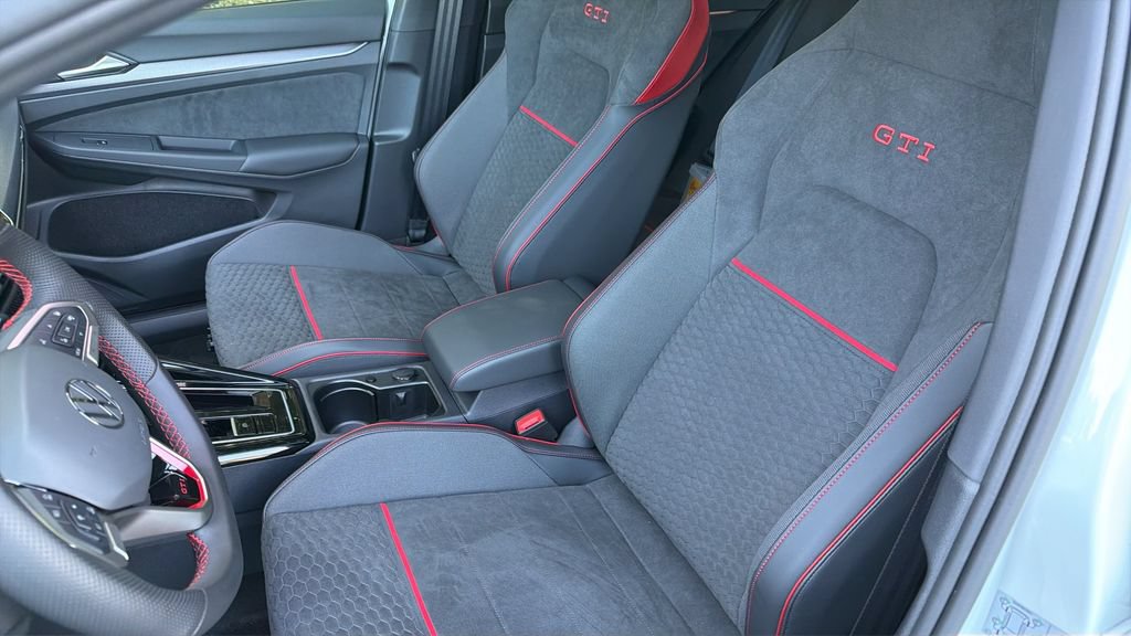 New 2026 Volkswagen GTI SE FWD image 26