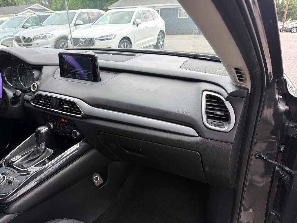 Used 2018 MAZDA CX-9 Touring w/ Touring Premium Package FWD image 15