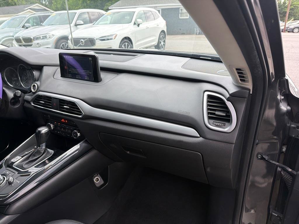 Used 2018 MAZDA CX-9 Touring w/ Touring Premium Package FWD image 15