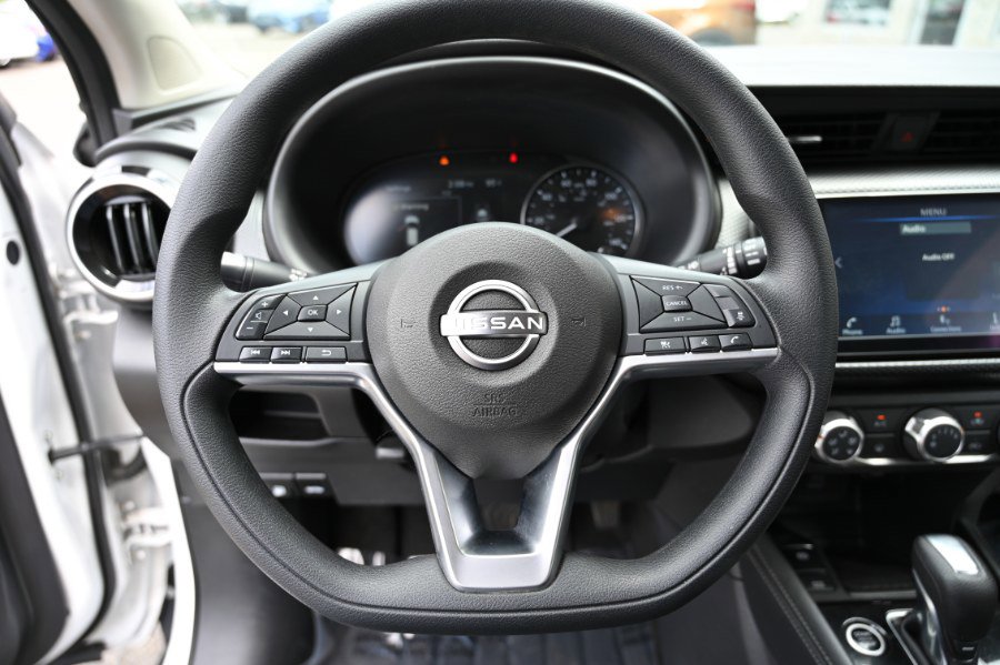 Used 2023 Nissan Kicks SV image 17
