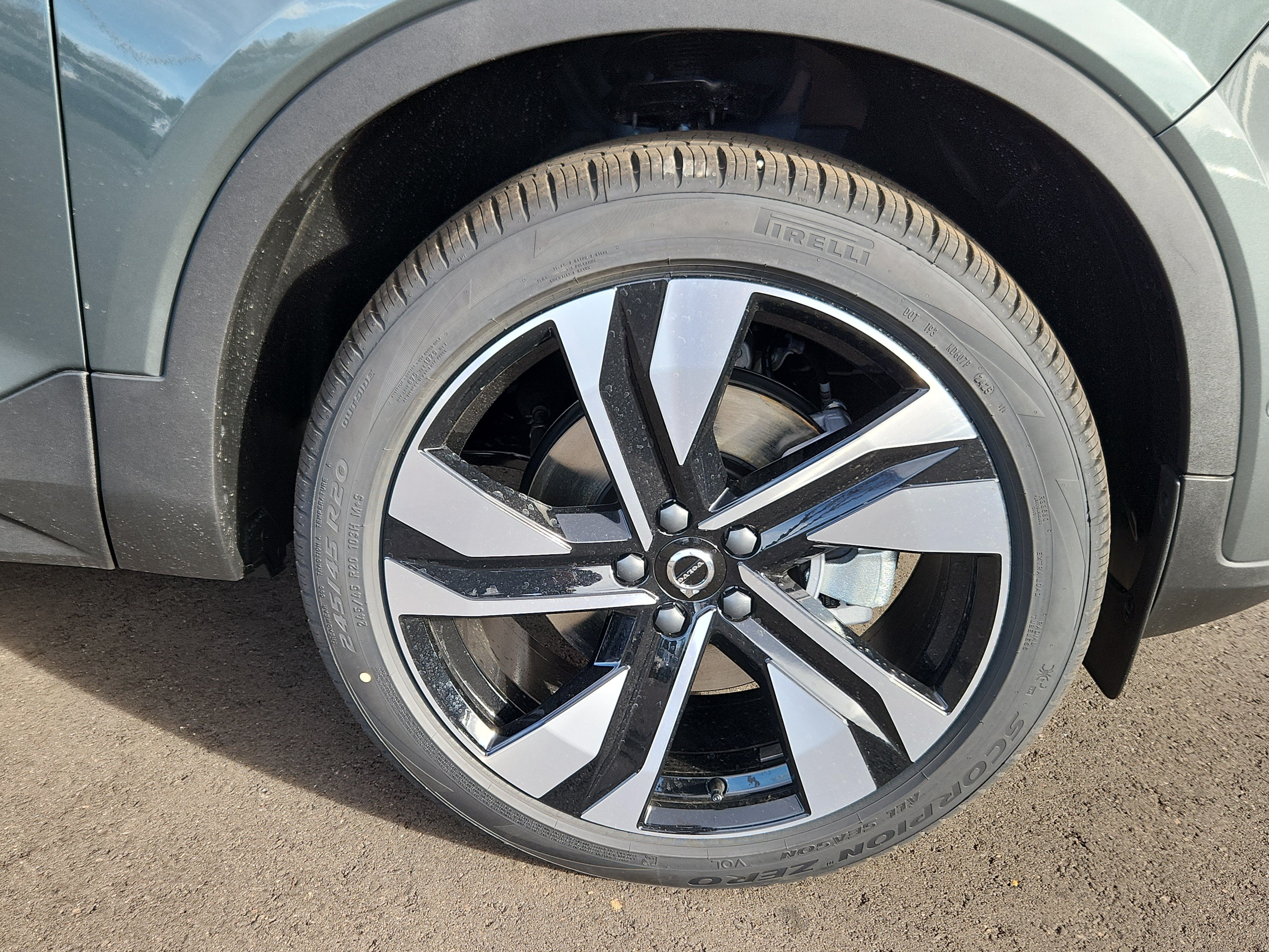 New 2026 Volvo XC40 B5 Ultra w/ Climate Package AWD/4WD image 7