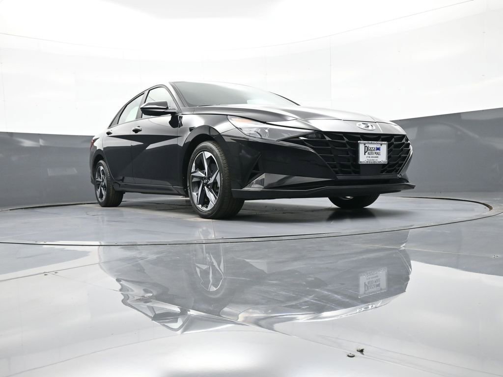 Used 2023 Hyundai Elantra SEL w/ Convenience Package FWD image 30