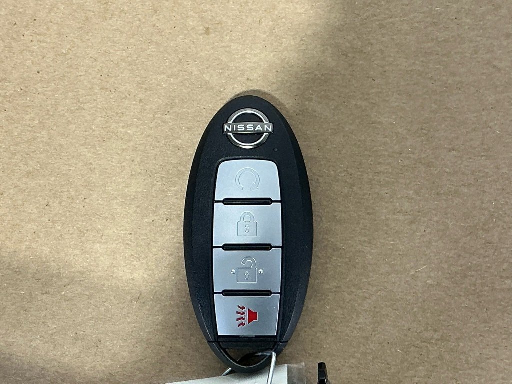 Used 2024 Nissan Titan SV w/ SV Convenience Package image 37