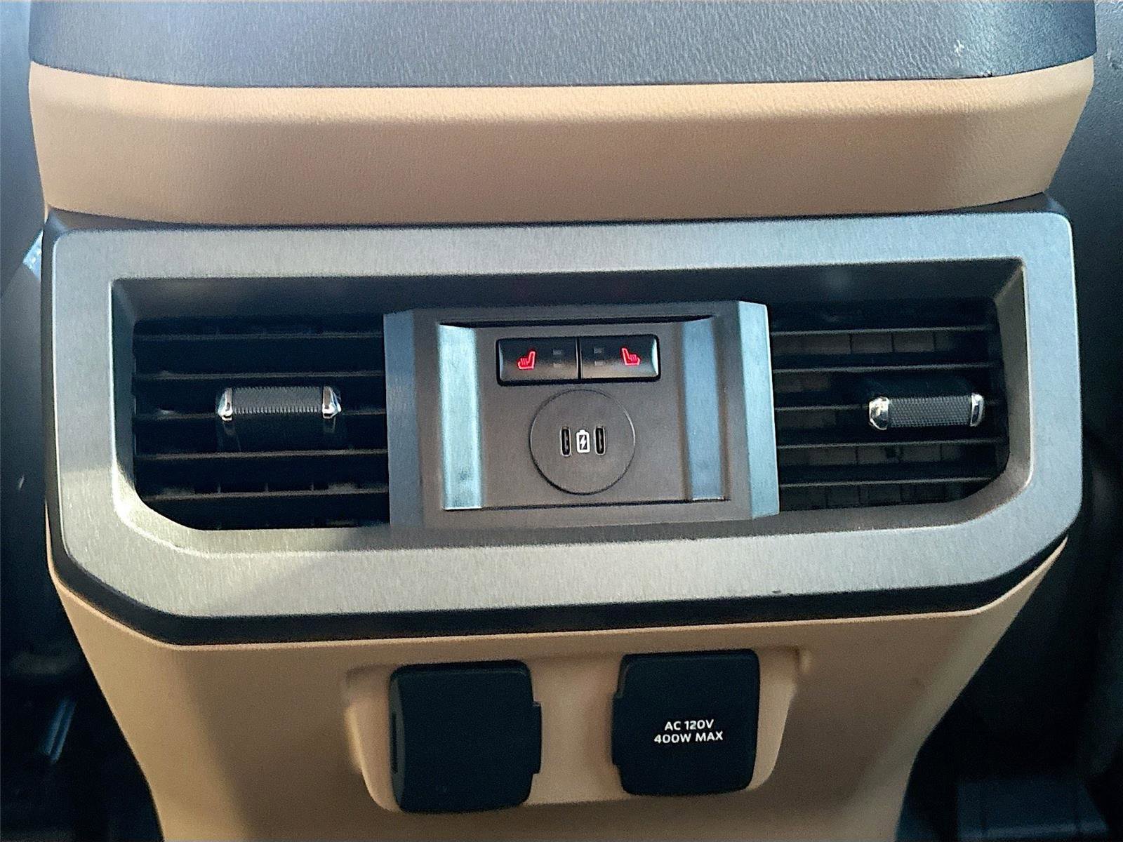 Used 2023 Ford F250 Lariat w/ Chrome Package image 28