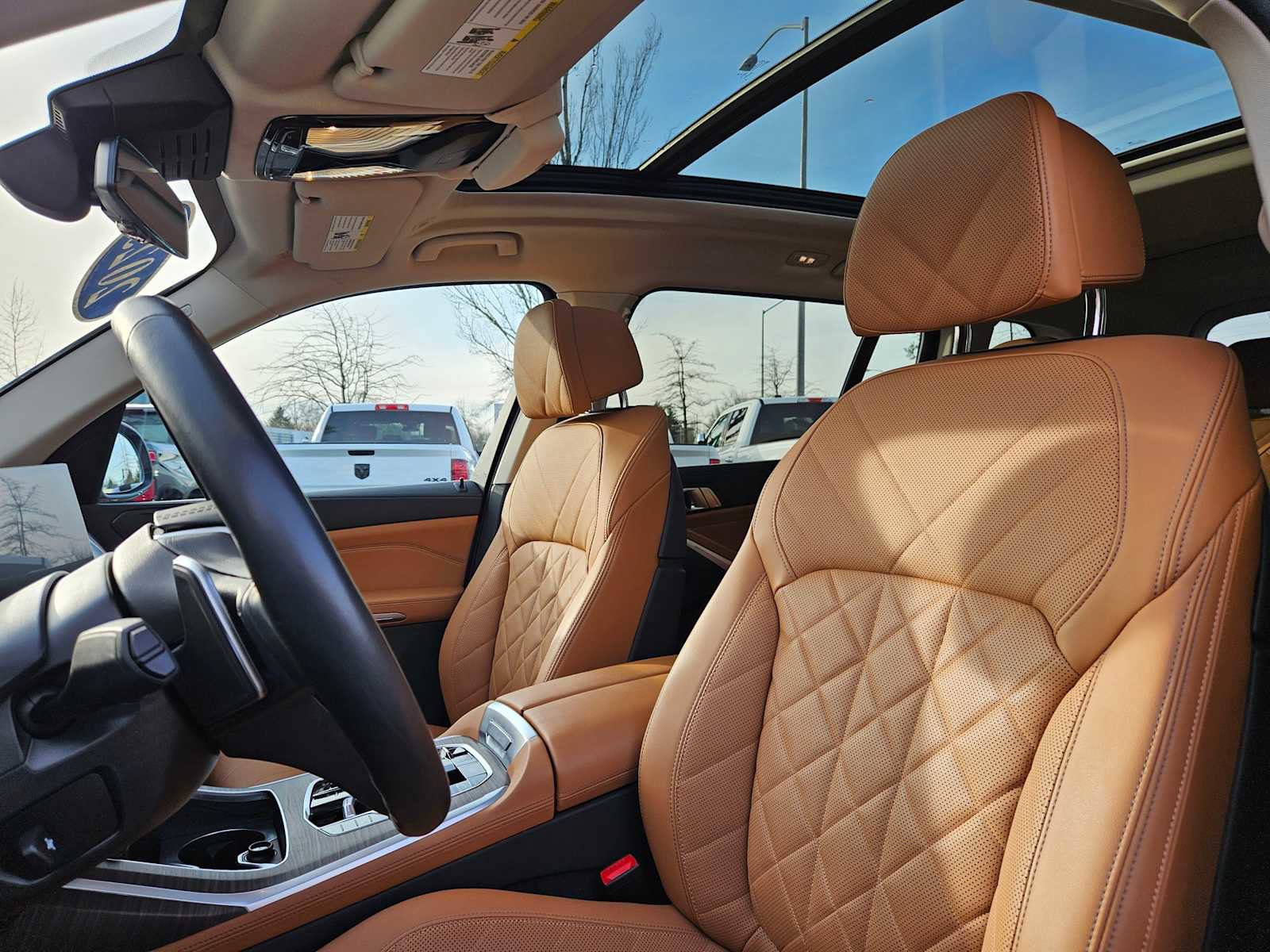 Used 2023 BMW X7 xDrive40i w/ Parking Assistance Package image 25