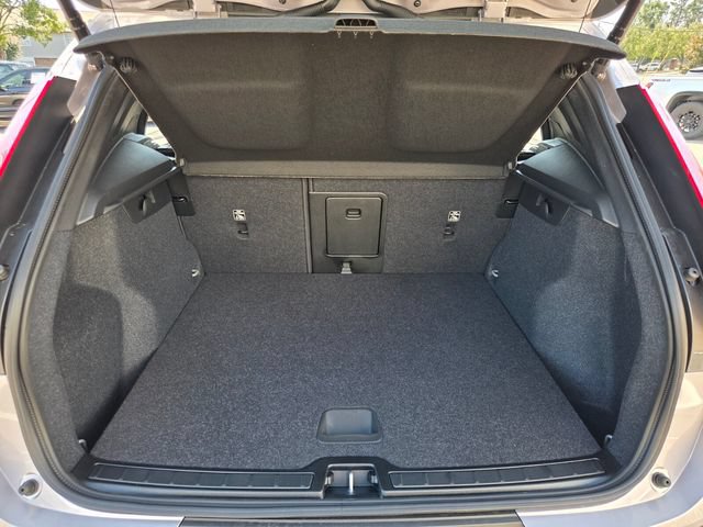 New 2026 Volvo XC40 B5 Core w/ Protection Package Premier AWD/4WD image 14