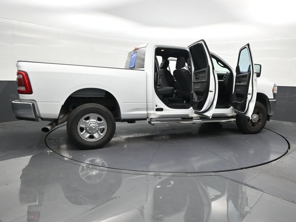 Used 2024 RAM 2500 Tradesman w/ Chrome Appearance Group AWD/4WD image 32
