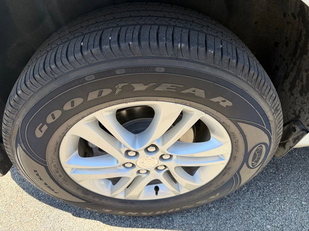 Used 2021 Buick Enclave Essence image 10