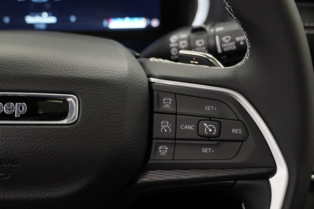 New 2027 Jeep Grand Cherokee Laredo AWD/4WD image 27