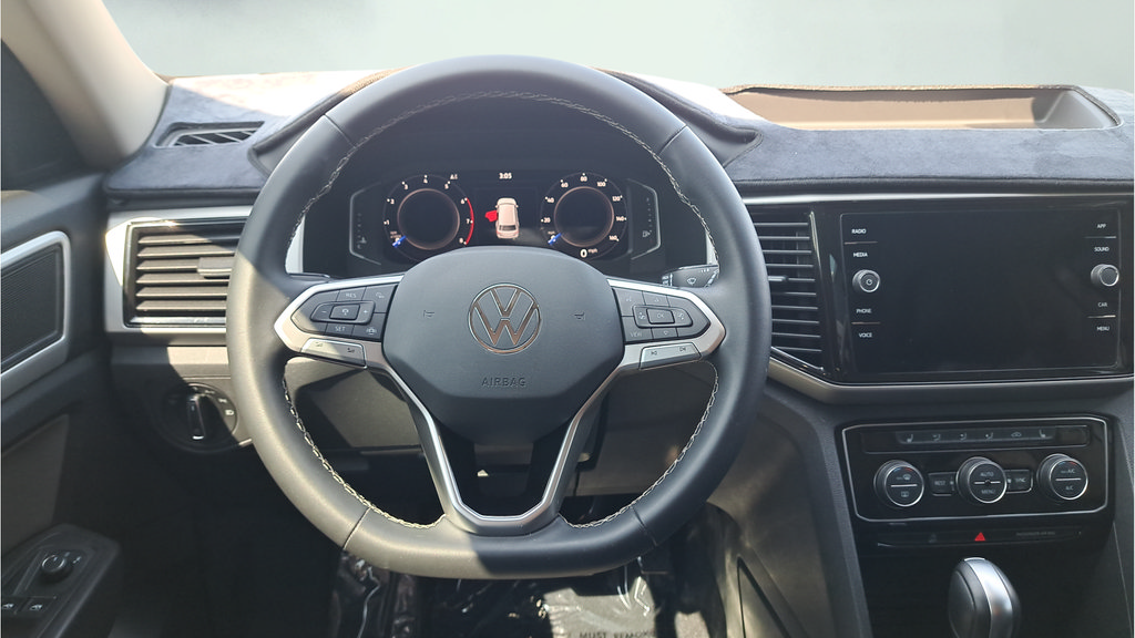 Used 2023 Volkswagen Atlas SE AWD/4WD image 18