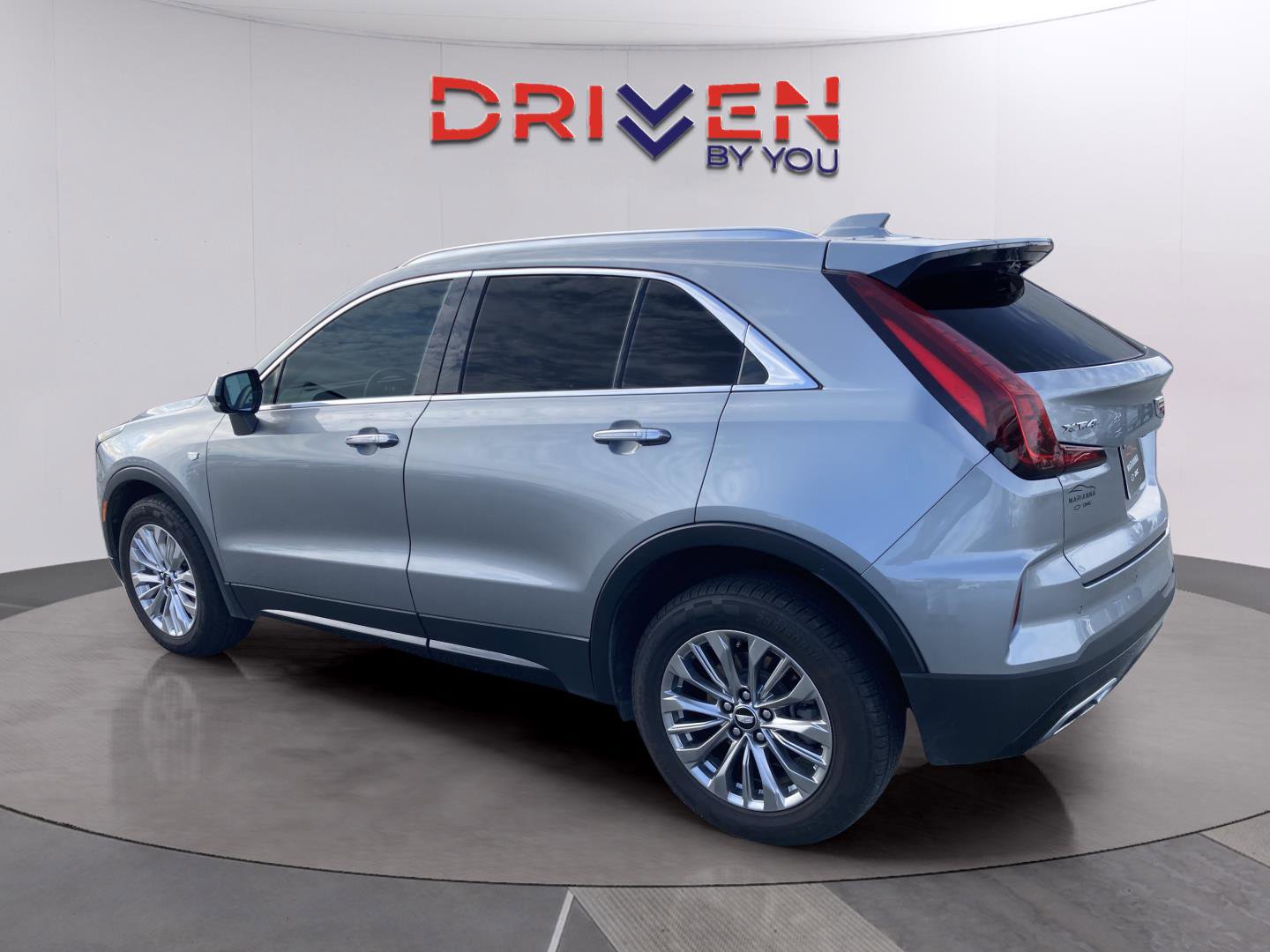 Used 2024 Cadillac XT4 Premium Luxury image 4