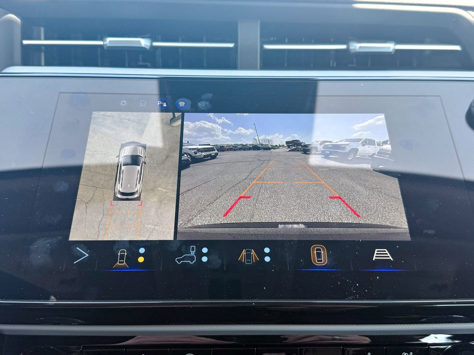 New 2027 Chevrolet Bolt RS w/ Technology Package FWD image 34