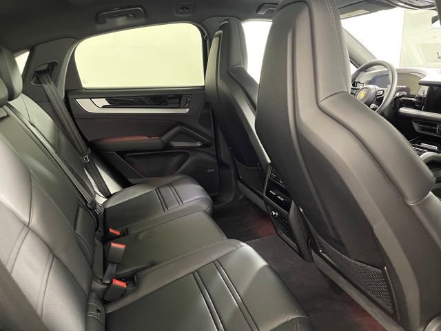 Used 2025 Porsche Cayenne E-Hybrid Coupe image 21