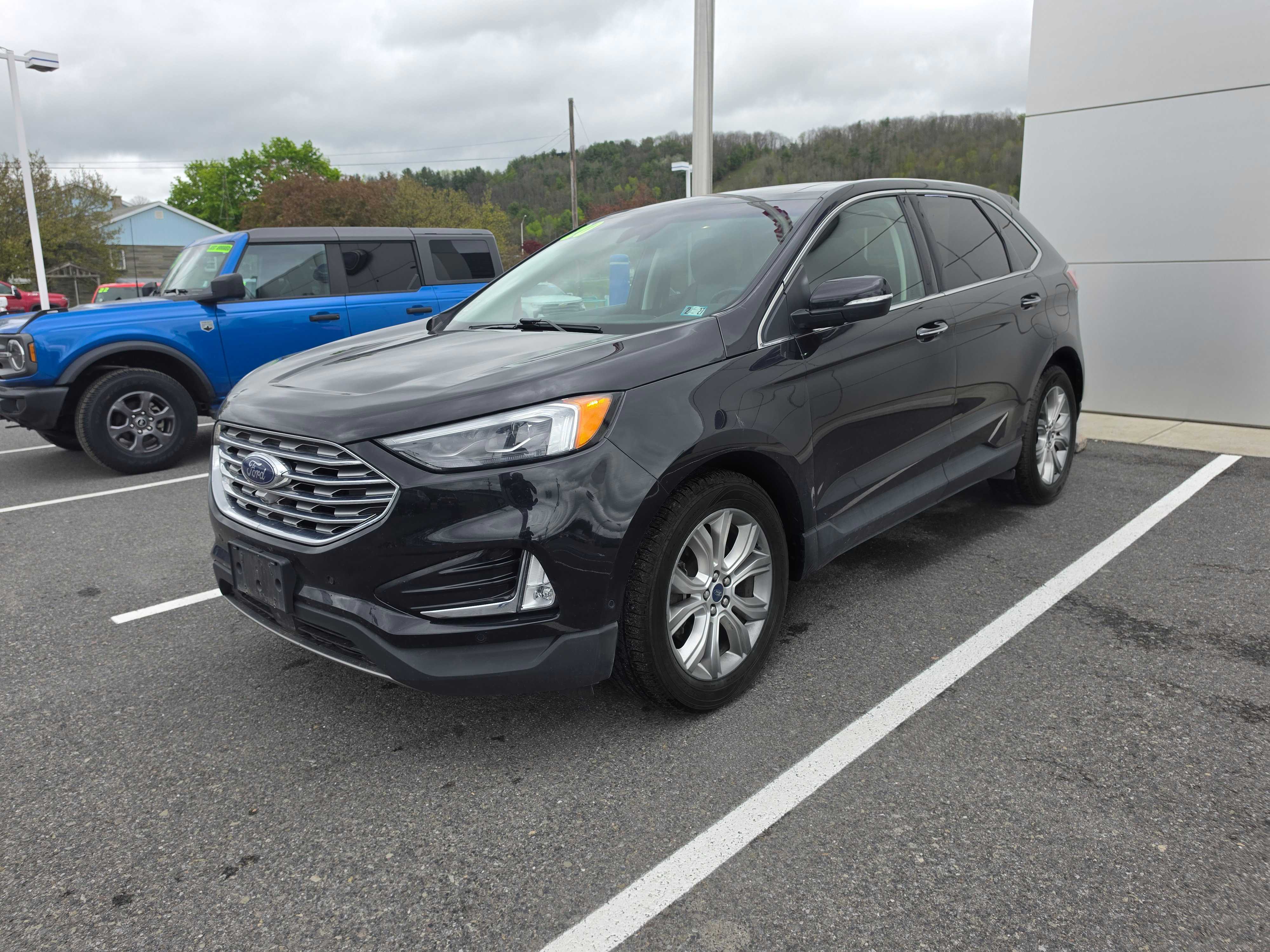 Used 2020 Ford Edge Titanium w/ Equipment Group 301A AWD/4WD image 7