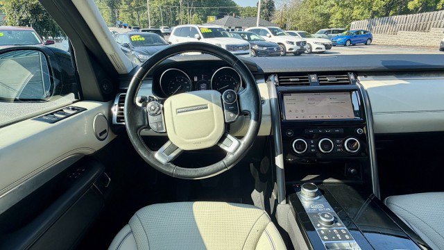 Used 2017 Land Rover Discovery First Edition AWD/4WD image 10