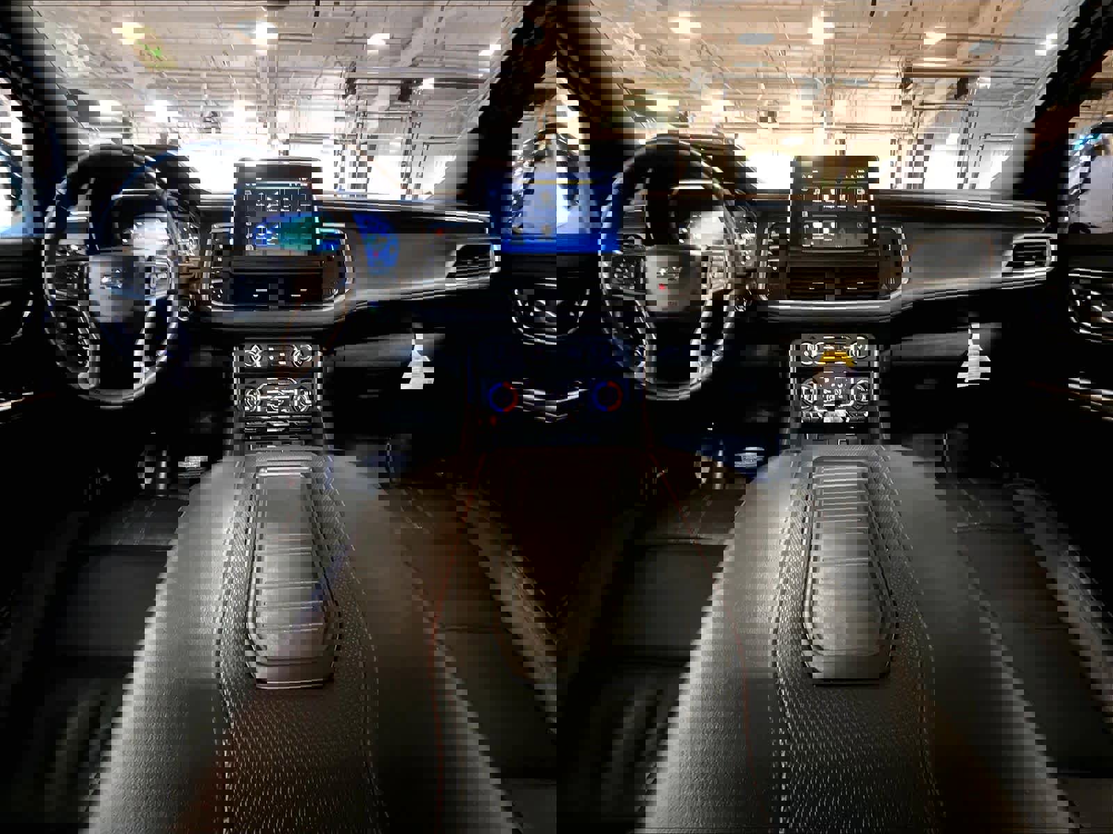 Used 2022 Chevrolet Suburban RST w/ Luxury Package image 22