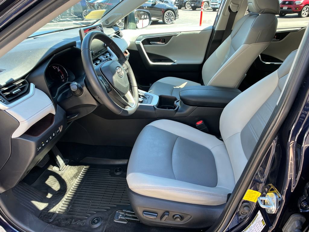 Used 2022 Toyota RAV4 Limited image 9