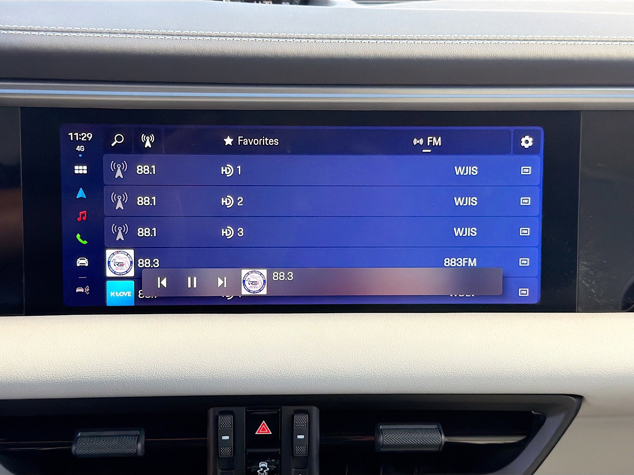 Used 2024 Porsche Macan 4 Electric image 32