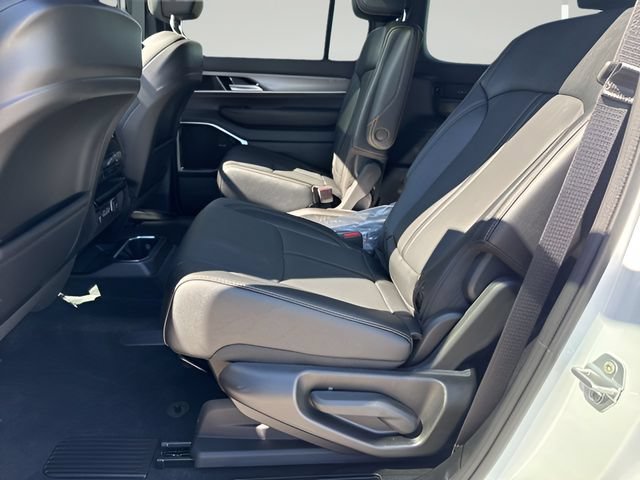 New 2026 Jeep Grand Wagoneer 4WD image 20