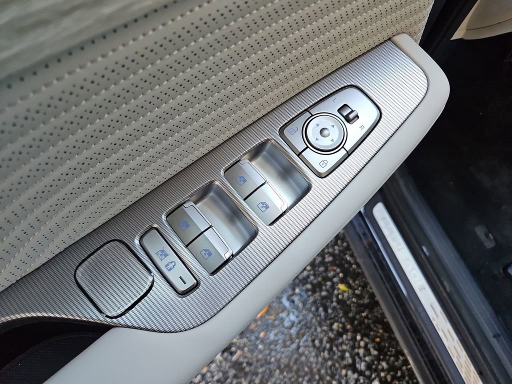 Used 2024 Hyundai Palisade Calligraphy image 30
