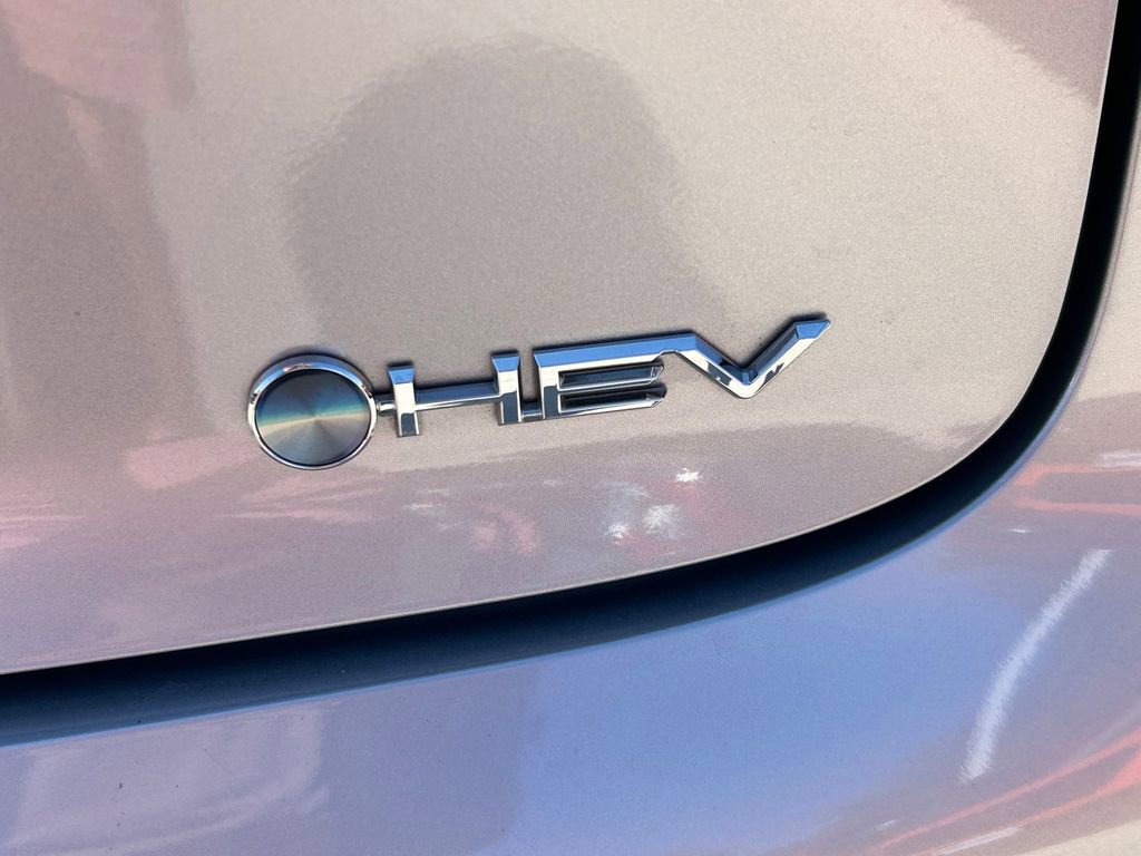 Used 2025 Toyota Prius XLE image 12