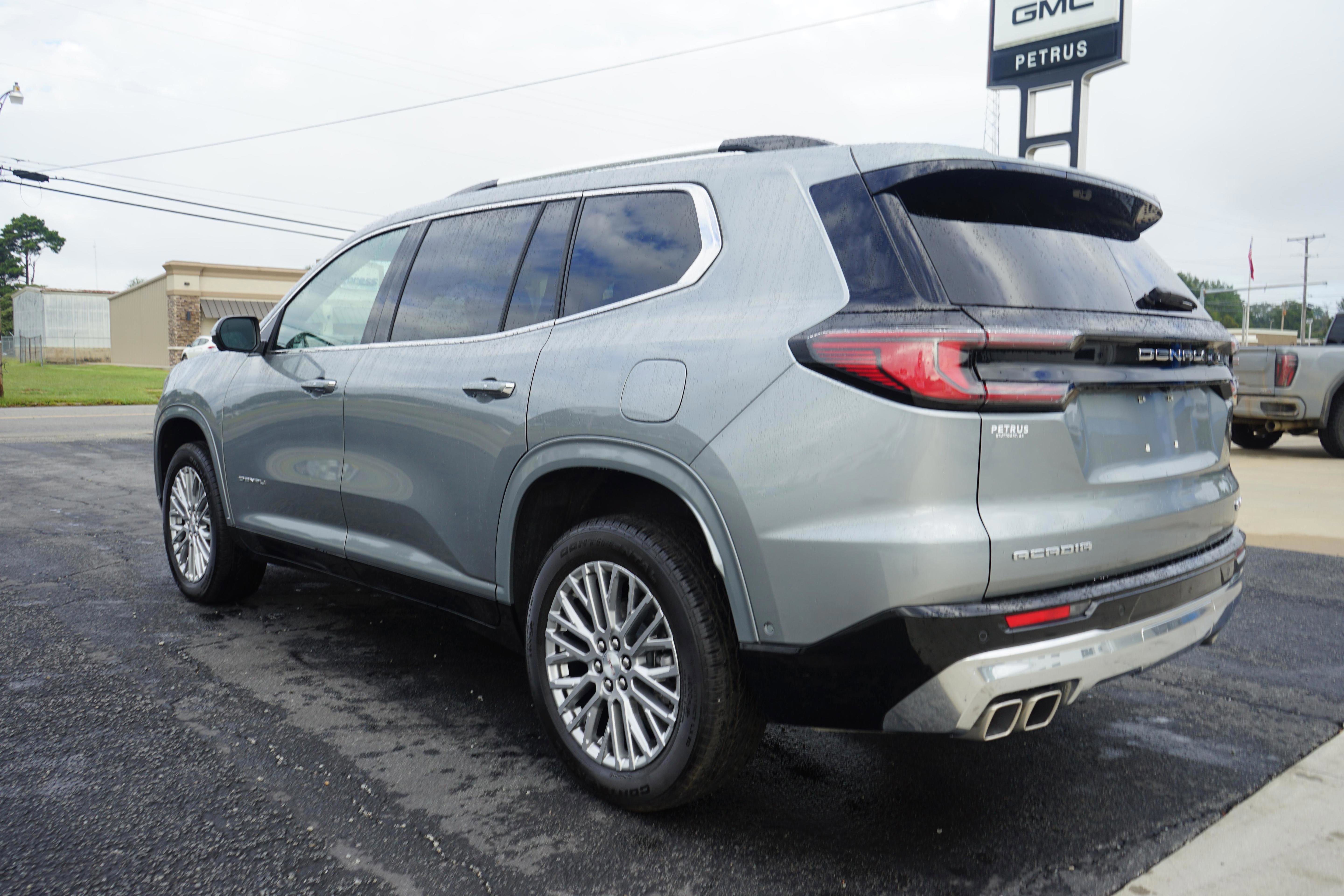 New 2025 GMC Acadia Denali w/ Super Cruise Package image 3