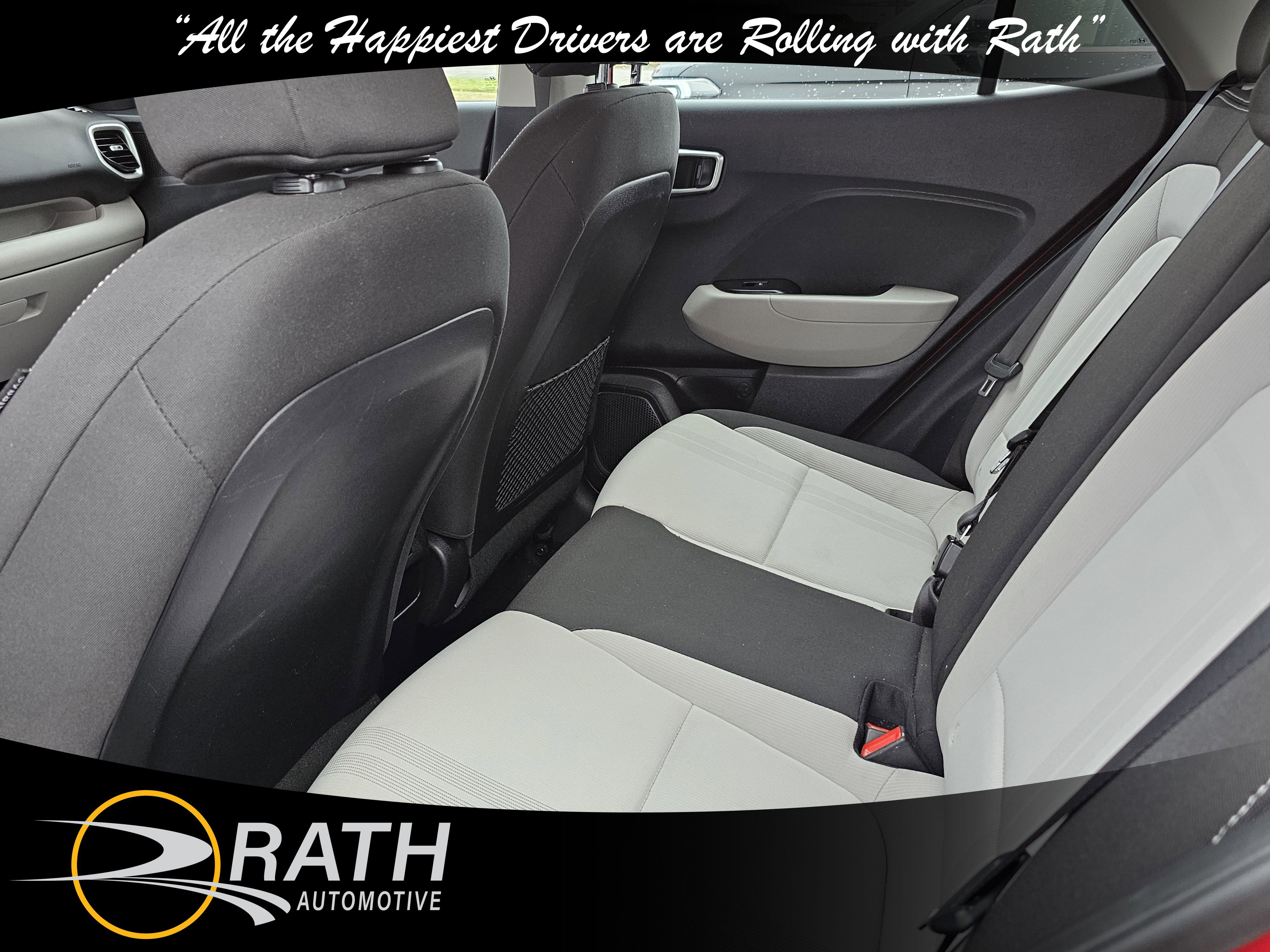 Used 2024 Hyundai Venue SEL image 17