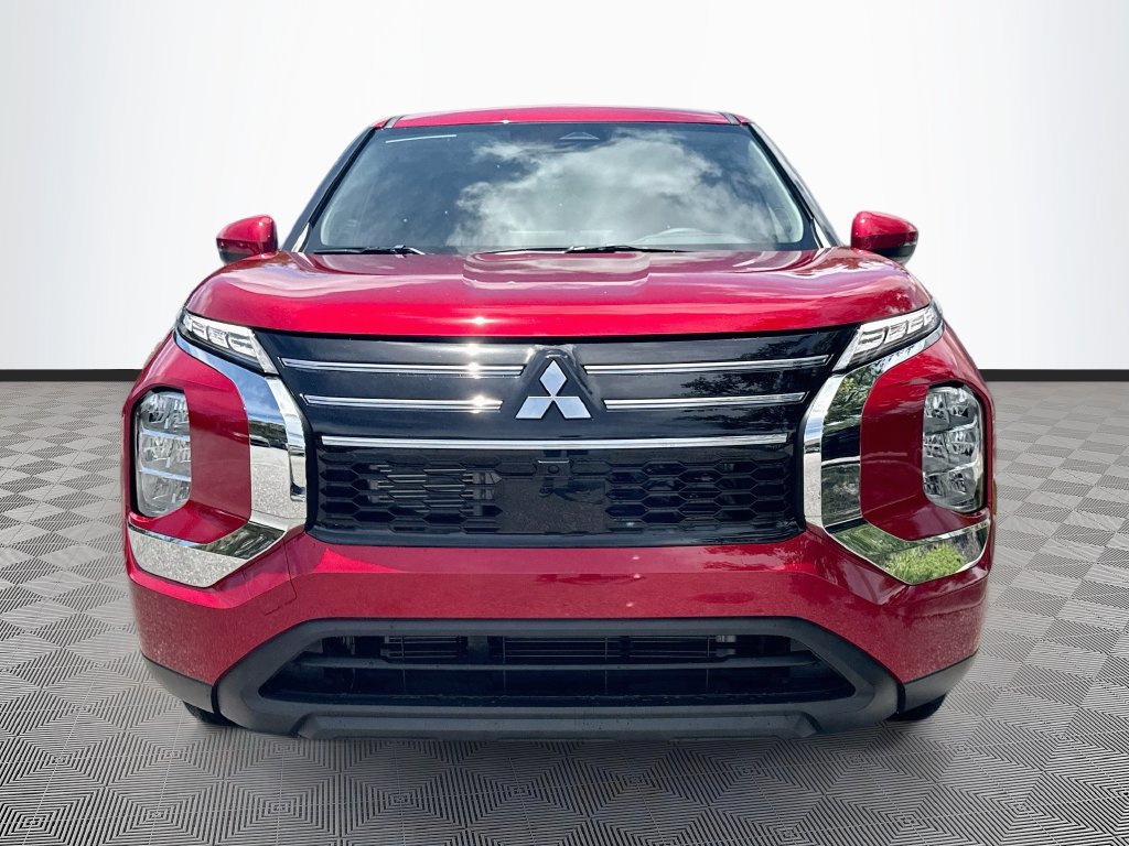 New 2026 Mitsubishi Outlander ES FWD image 2