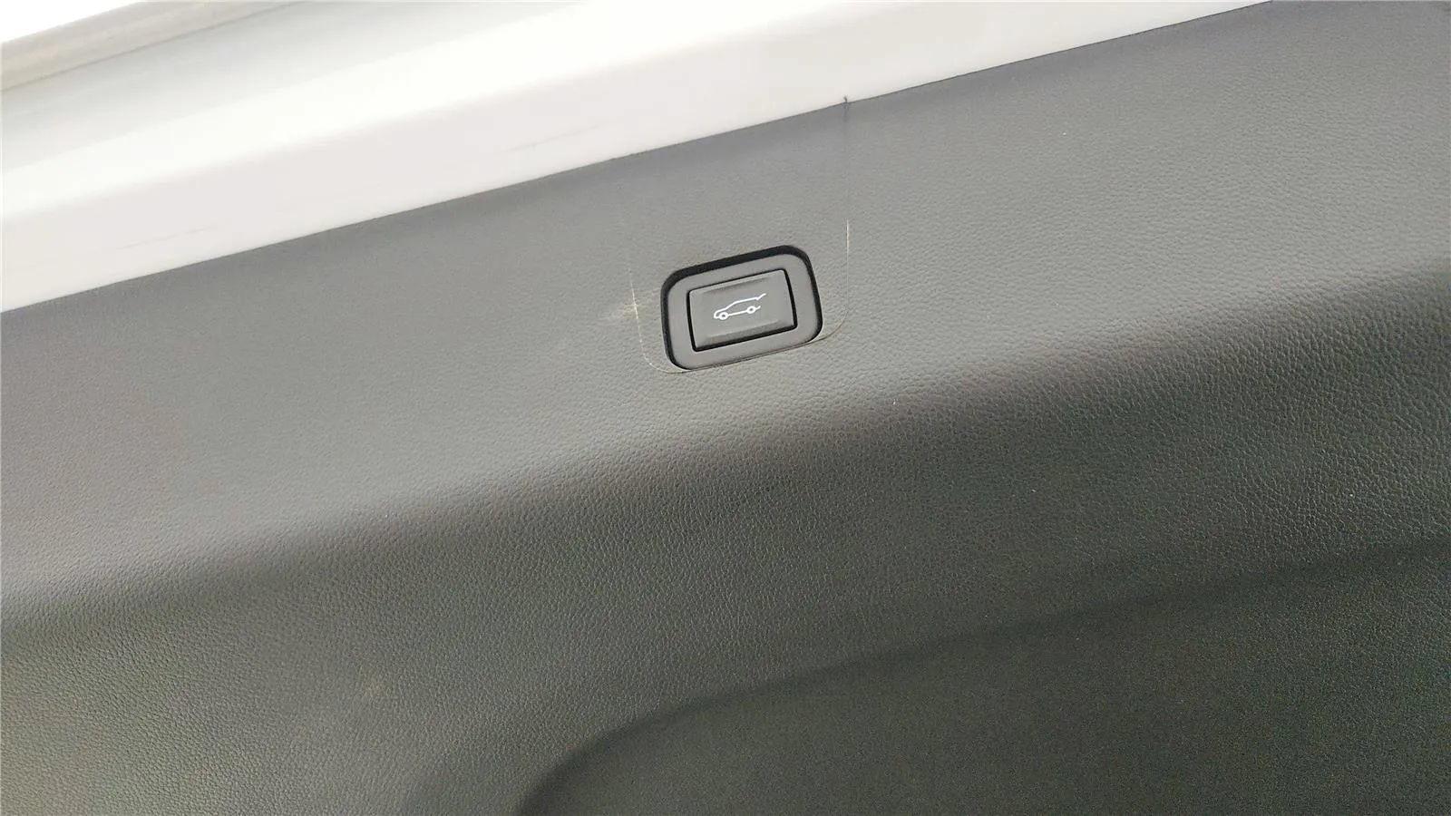 Used 2023 Chevrolet Traverse RS FWD image 38