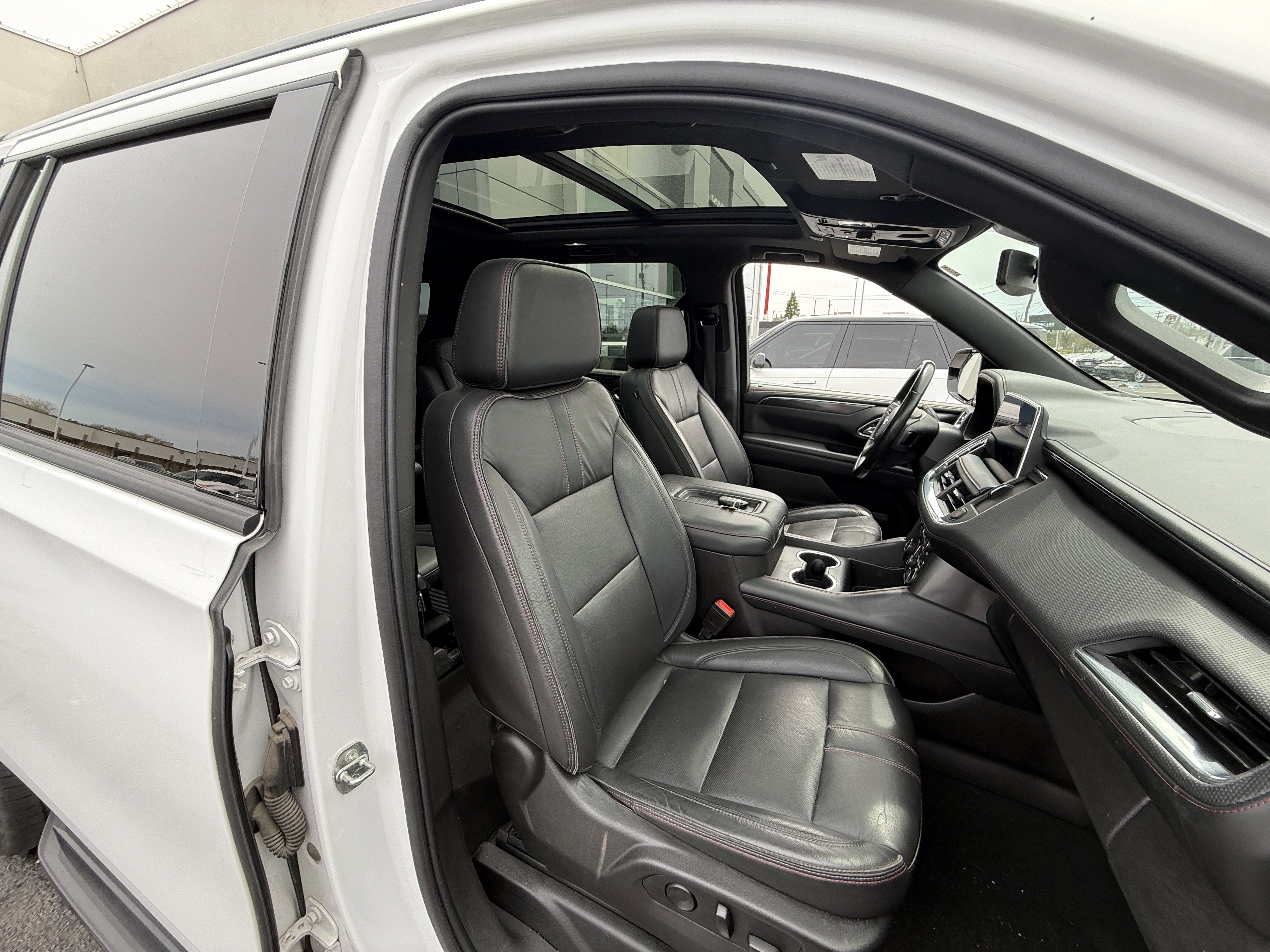 Used 2021 Chevrolet Suburban RST w/ Luxury Package AWD/4WD image 12