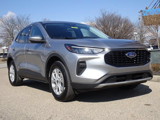 Used 2023 Ford Escape Active w/ Tech Pack #2 AWD/4WD image 11