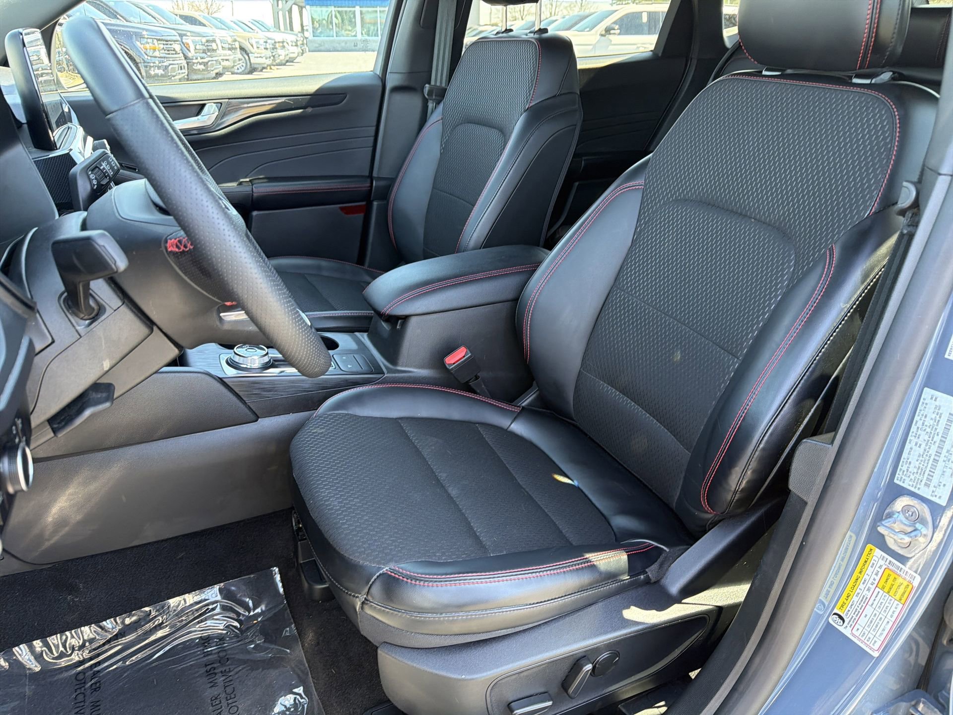 Used 2025 Ford Escape ST-Line w/ Cold Weather Package image 16