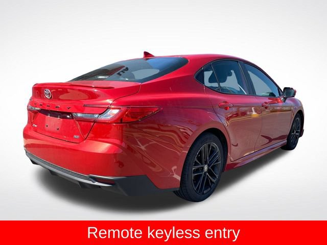 Used 2025 Toyota Camry SE FWD image 3