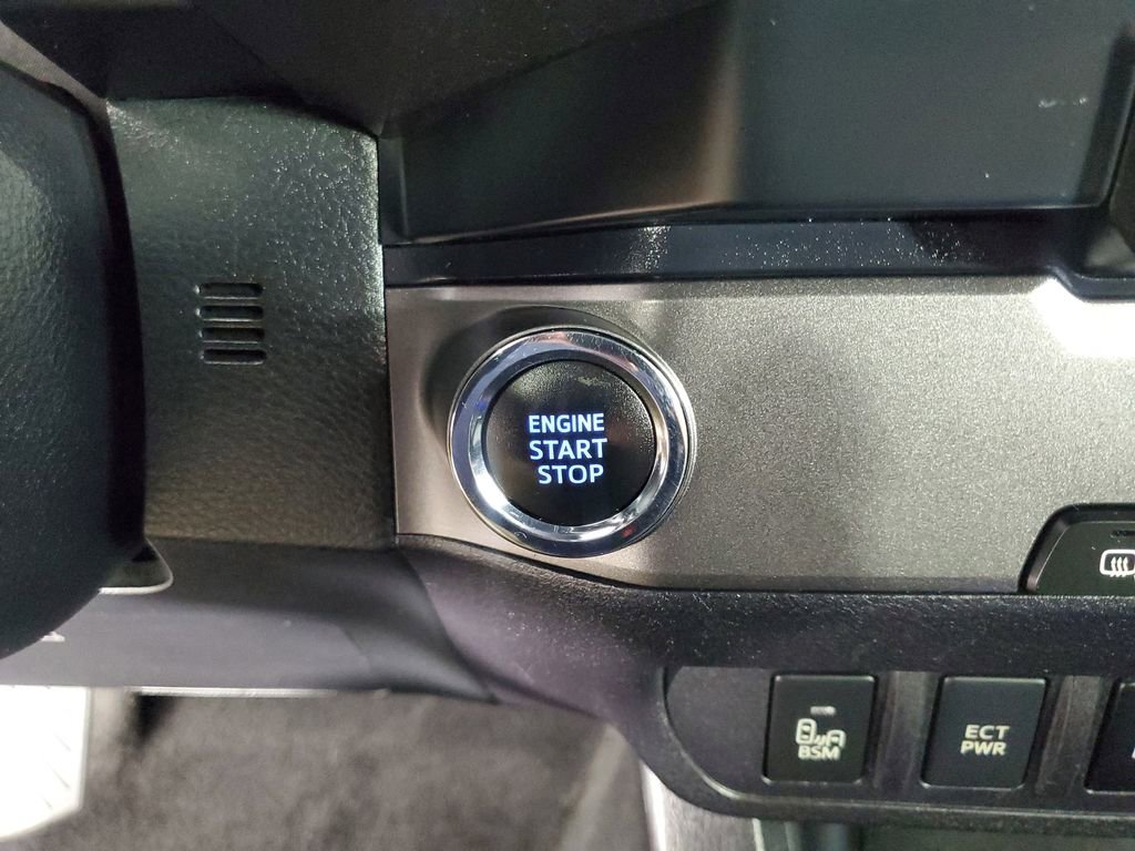 Used 2021 Toyota Tacoma TRD Sport w/ Technology Package image 21