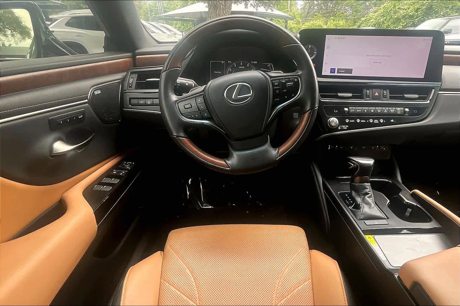 Used 2024 Lexus ES 350 Ultra Luxury w/ Accessory Package (Z2) FWD image 6